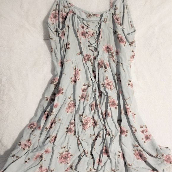 𝐅𝐨𝐫𝐞𝐯𝐞𝐫 𝟐𝟏 𝐅𝐥𝐨𝐫𝐚𝐥 𝐃𝐫𝐞𝐬𝐬 - Picture 3 of 4